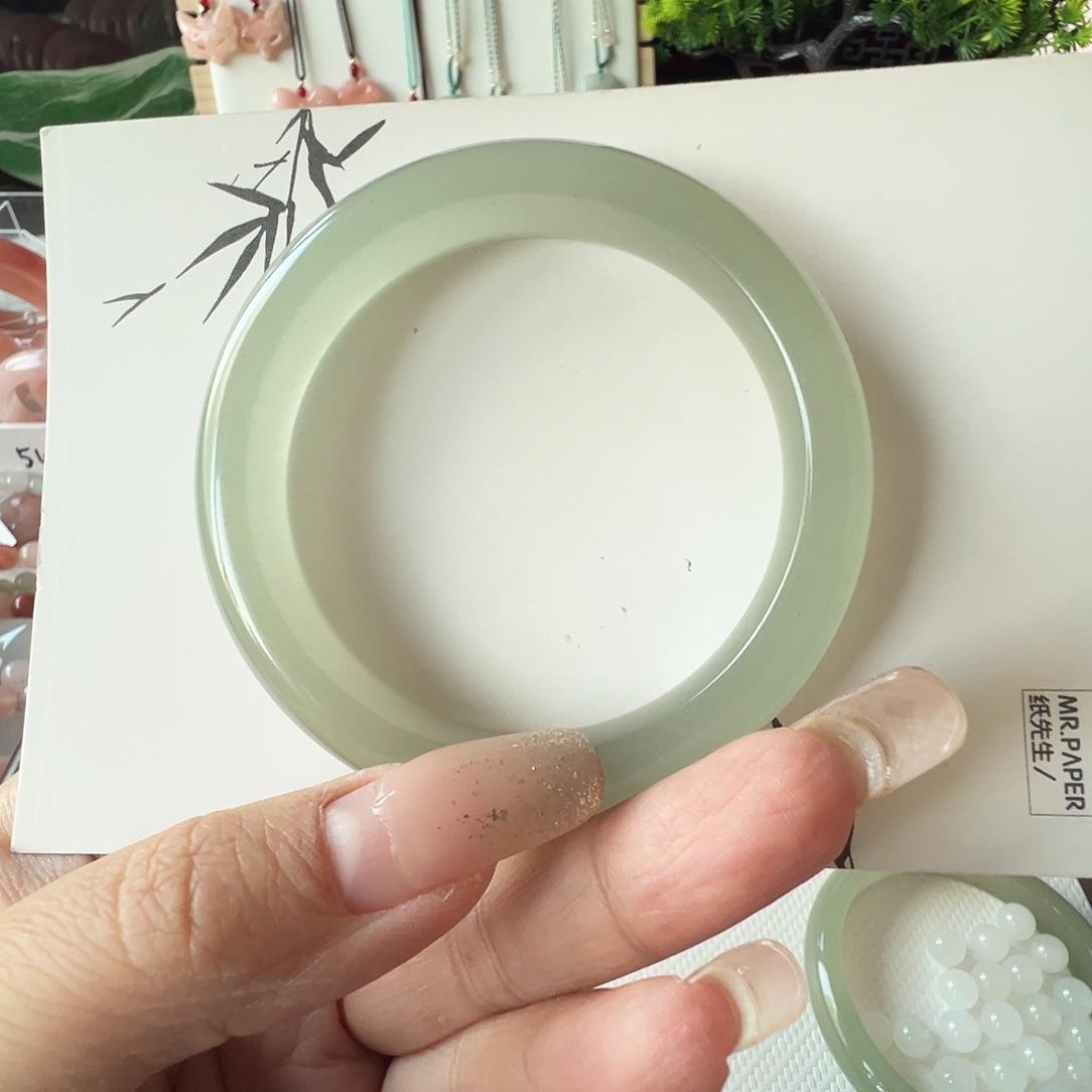 清***浅东陵石未镶嵌手镯