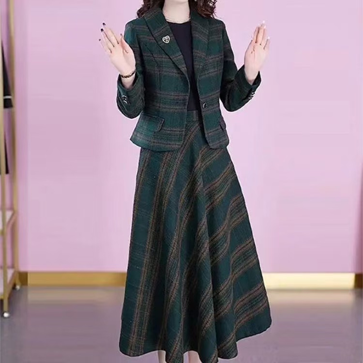 D25 122915 西装套装女新款时尚气质设计感休闲短款西服两件套