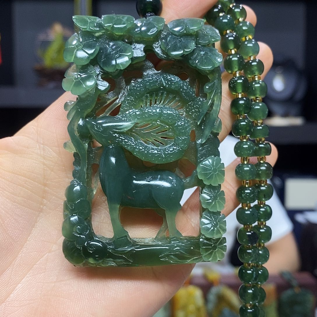 岫玉未镶嵌挂件吊坠