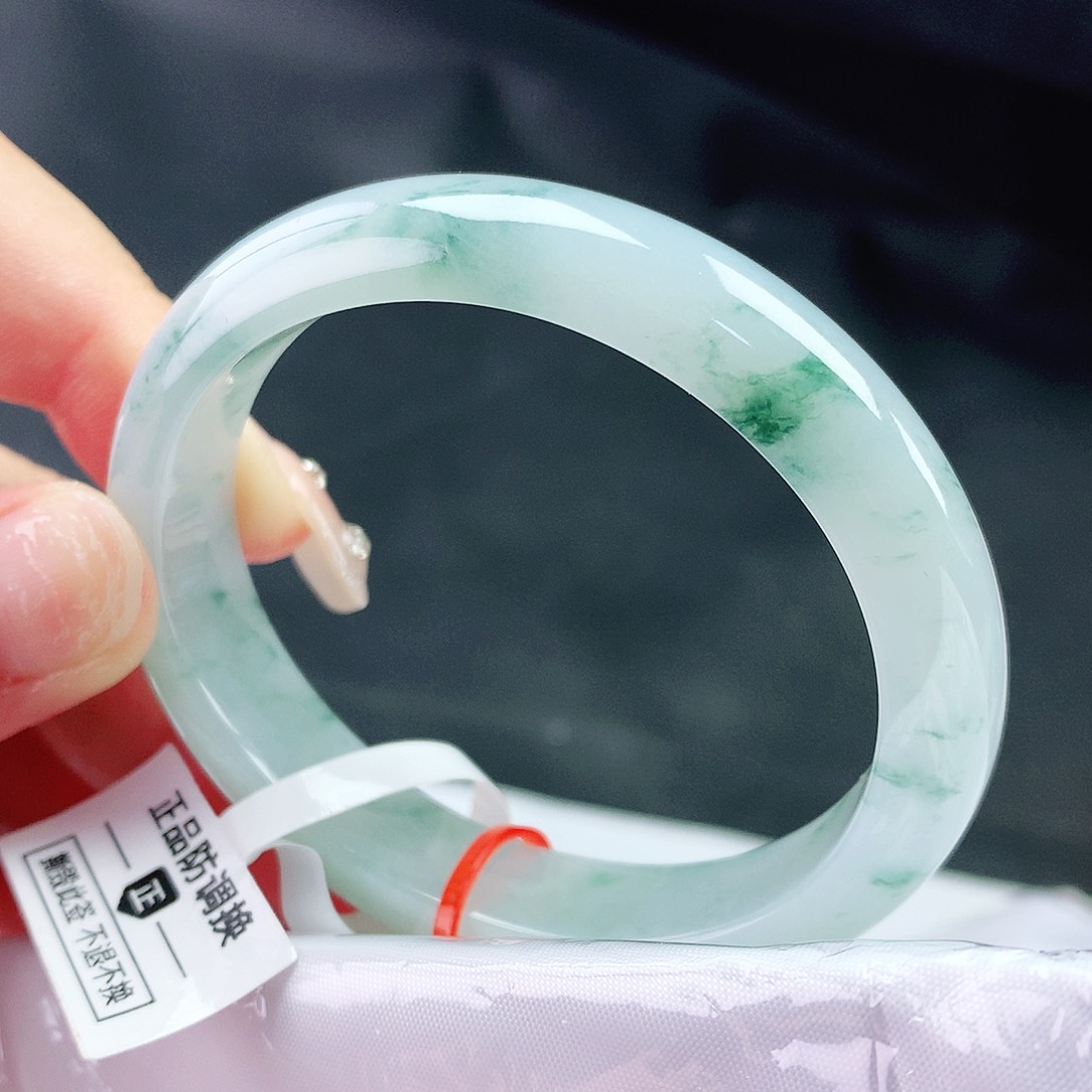 翡翠手镯未镶嵌53贵妃