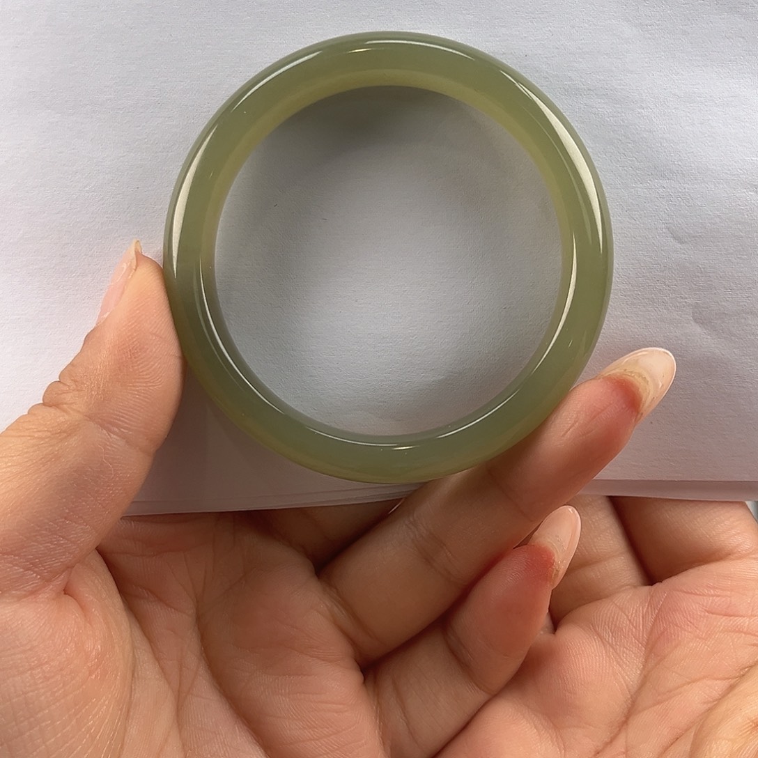 A***记和田玉未镶嵌手镯