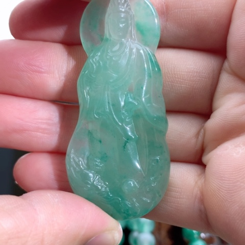 石英质玉颈饰未镶嵌