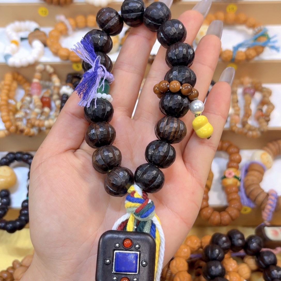 吊坠星月菩提黑松露➕