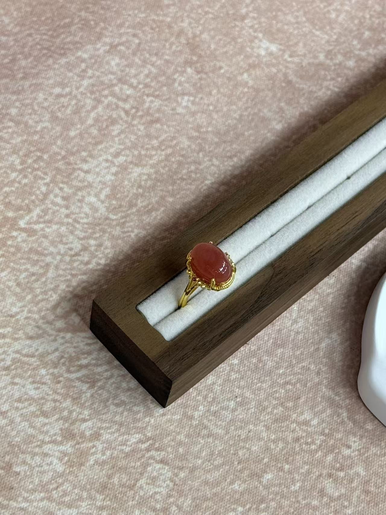 9598 简约大方气质款戒指