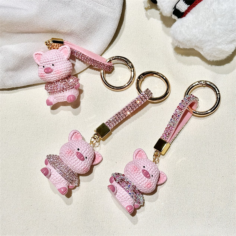 卡通小粉猪钥匙扣女精致轻奢镶钻钥匙挂件可爱甜美小猪包包挂饰