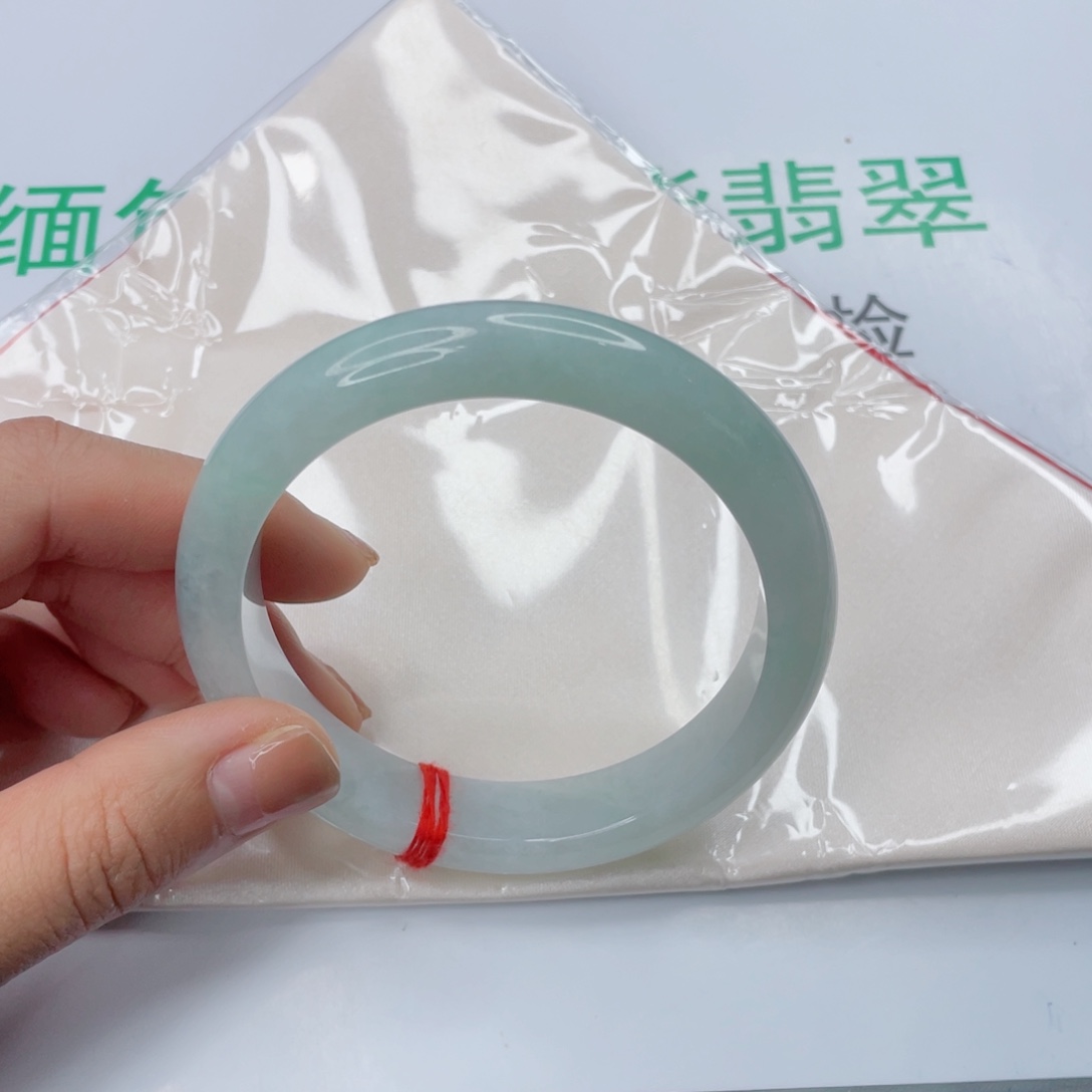 未镶嵌手镯翡翠手镯