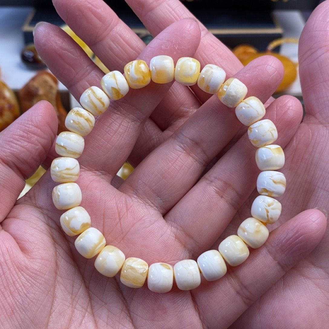 未镶嵌蜜蜡裸石瓷白妖花老型手串9