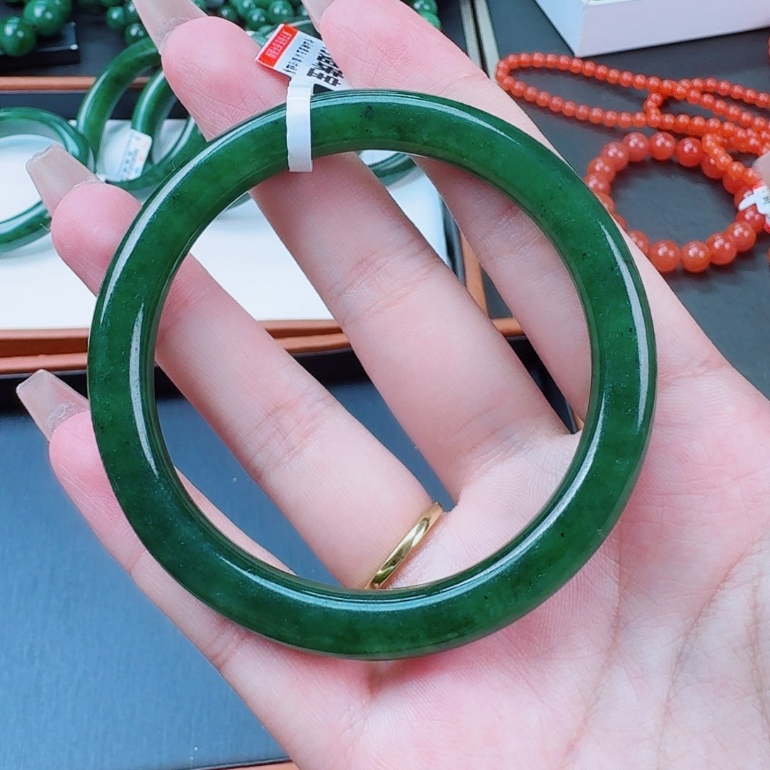 和田玉（碧玉）碧玉手镯卡58 美人条未镶嵌