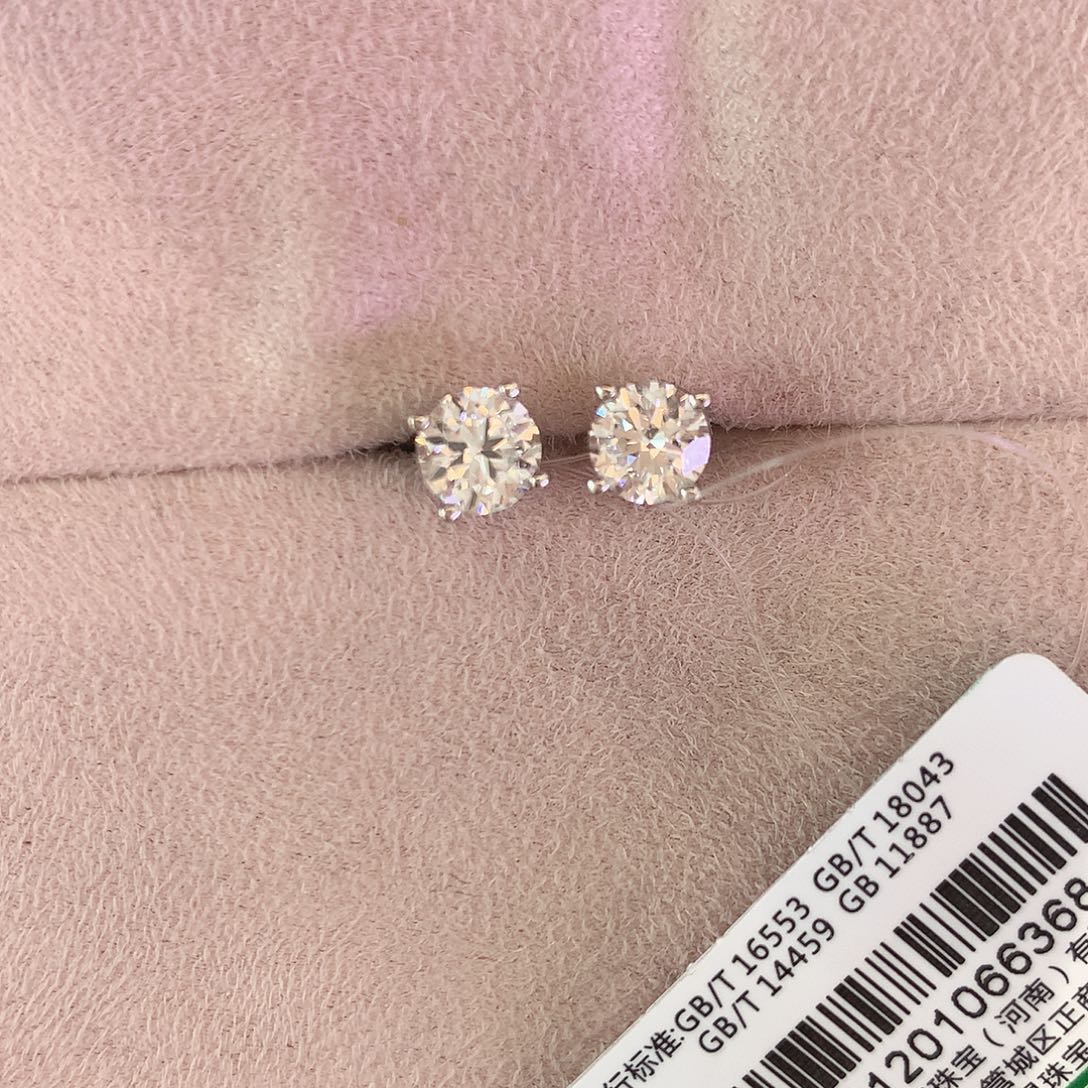 实验室培育钻石18K金镶嵌单颗50分耳钉