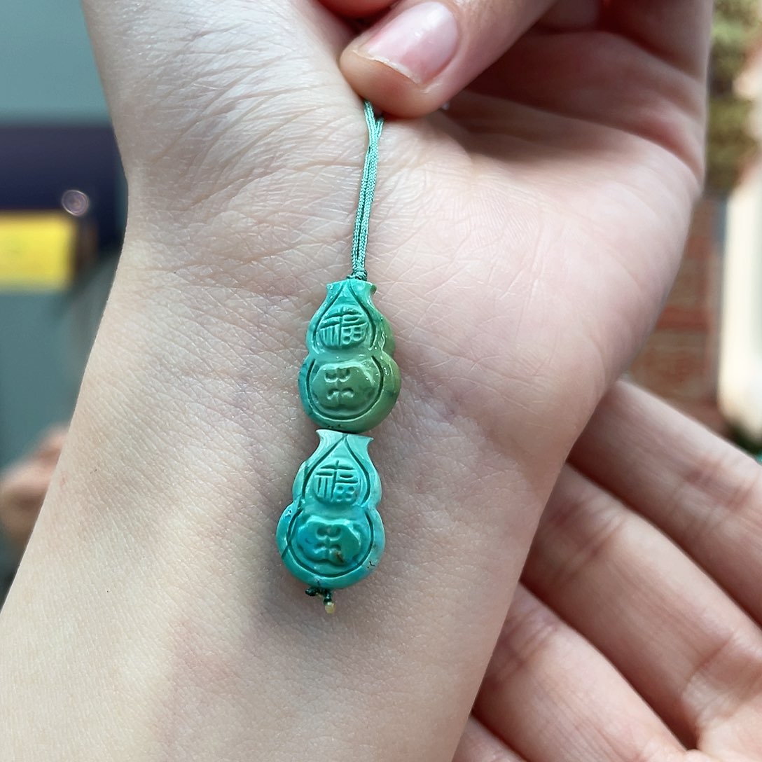 绿松石颈饰未镶嵌