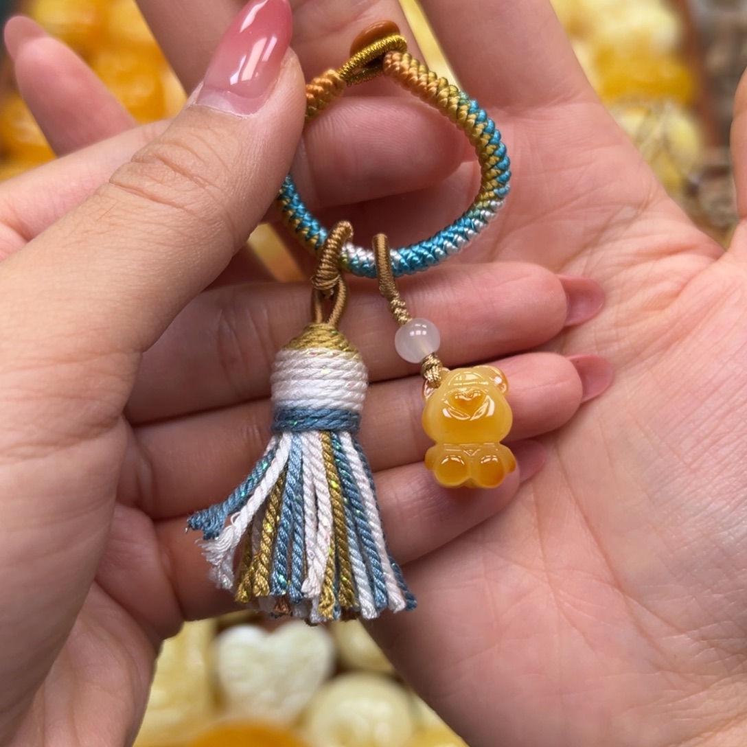 琥珀未镶嵌颈饰蜜蜡