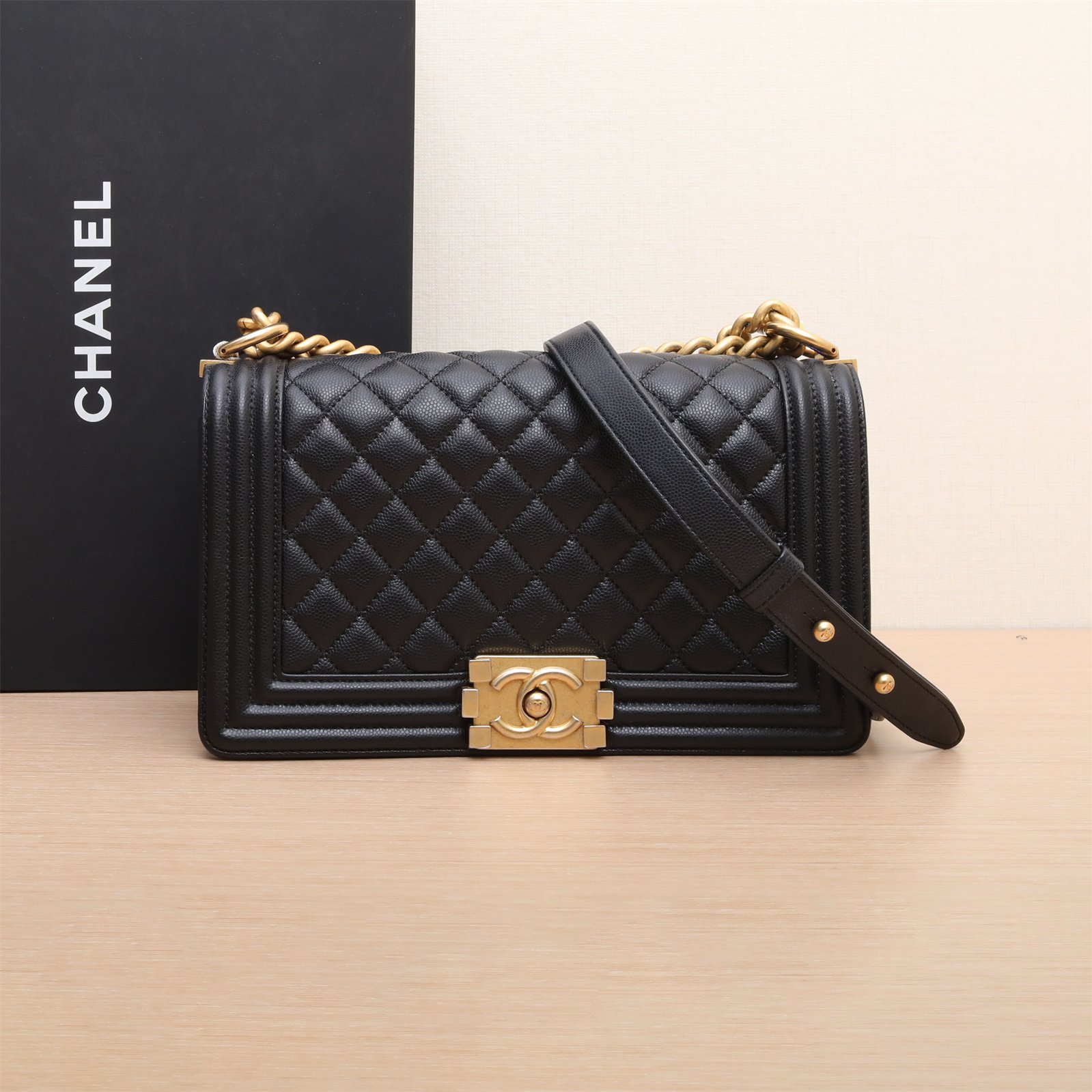 95新 Chanel/香奈儿 小花姑姑Leboy 中号 黑色 金扣 菱格纹 28开
