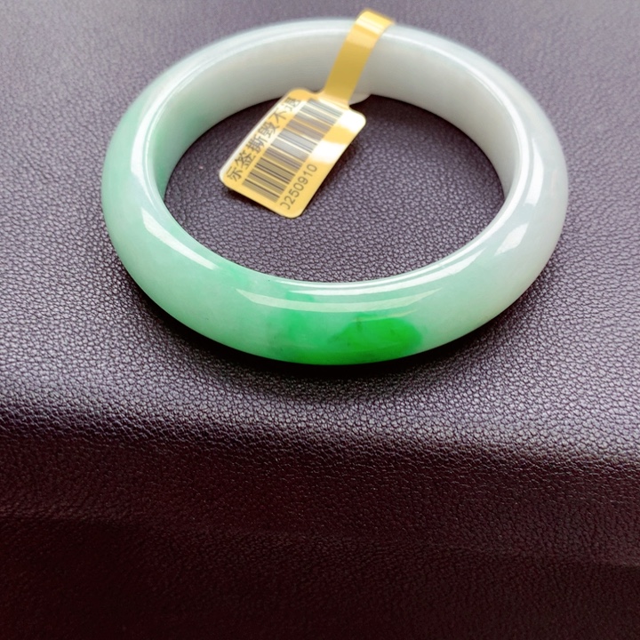 沐***⁸未镶嵌手镯翡翠翡翠