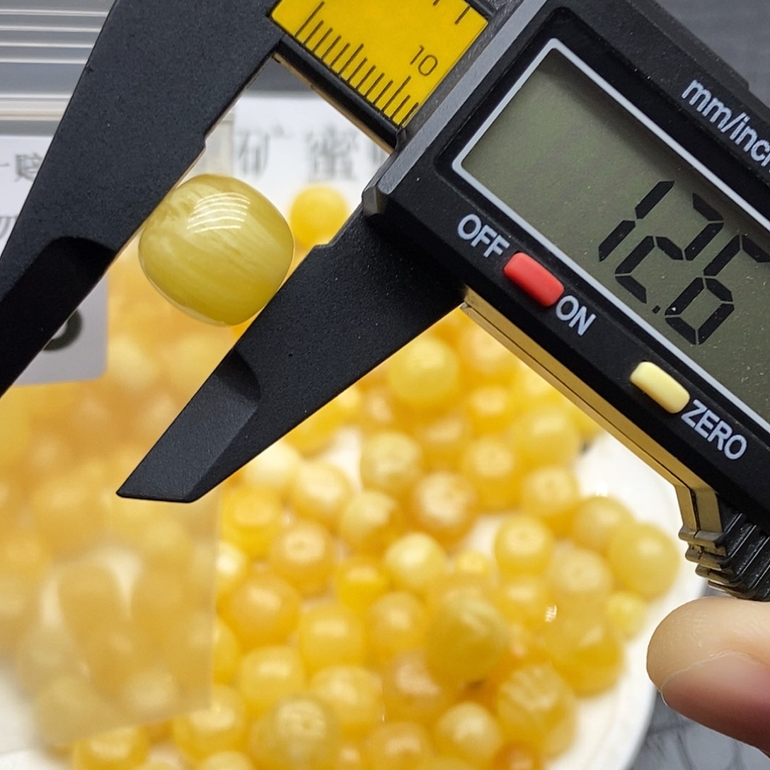 蜜蜡未镶嵌珠宝奇石1813