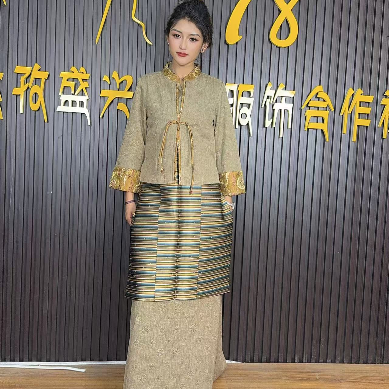 2025新款藏装三件套