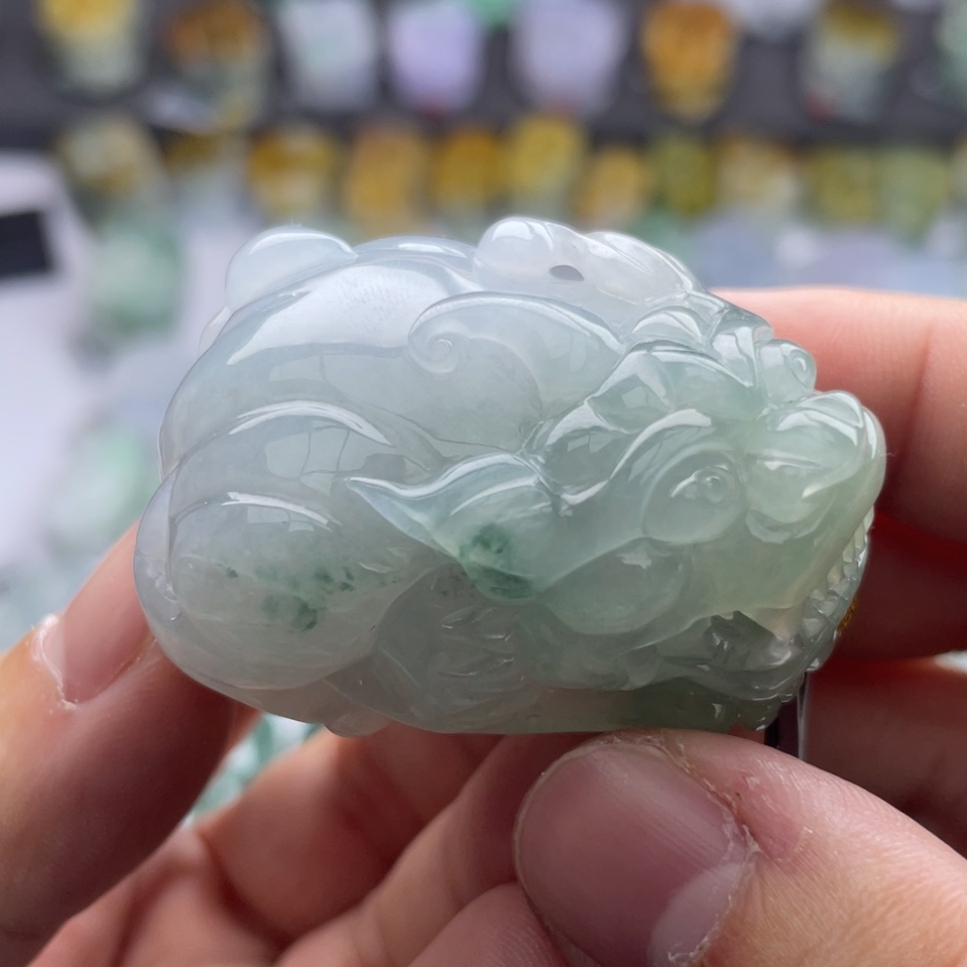 翡翠颈饰未镶嵌貔貅