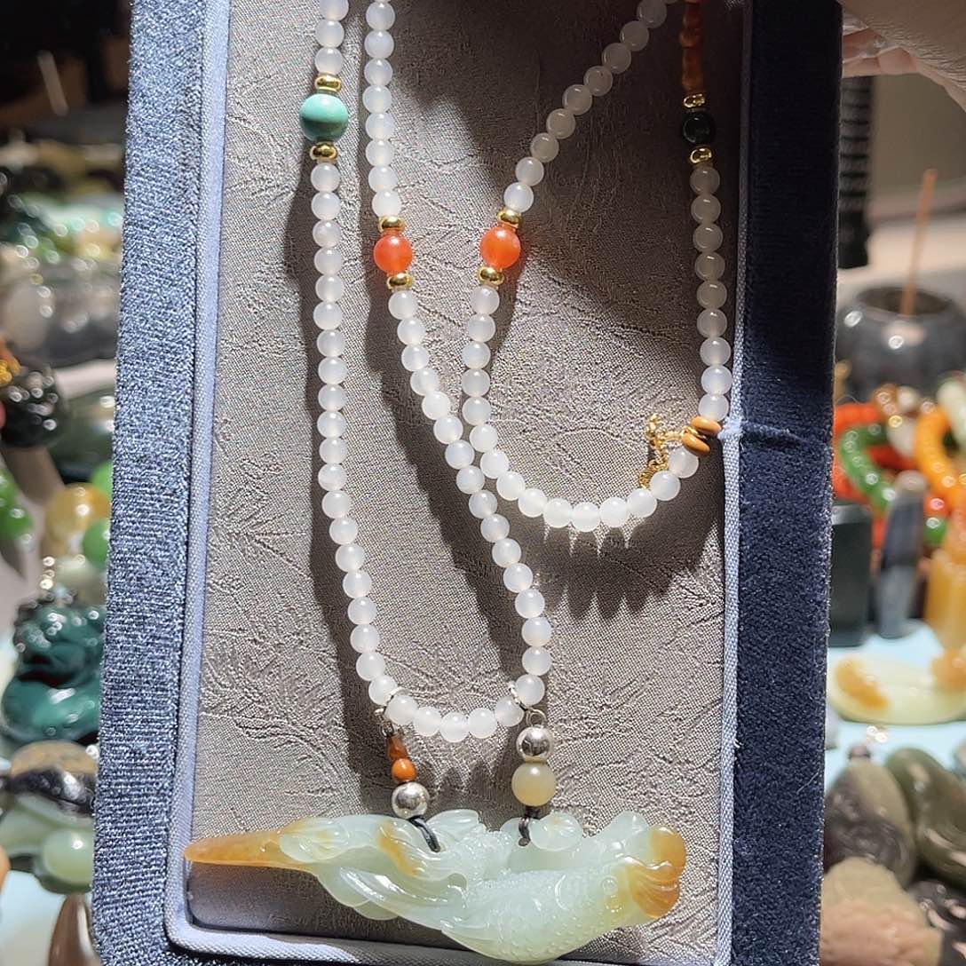 和田玉（糖玉）未镶嵌颈饰