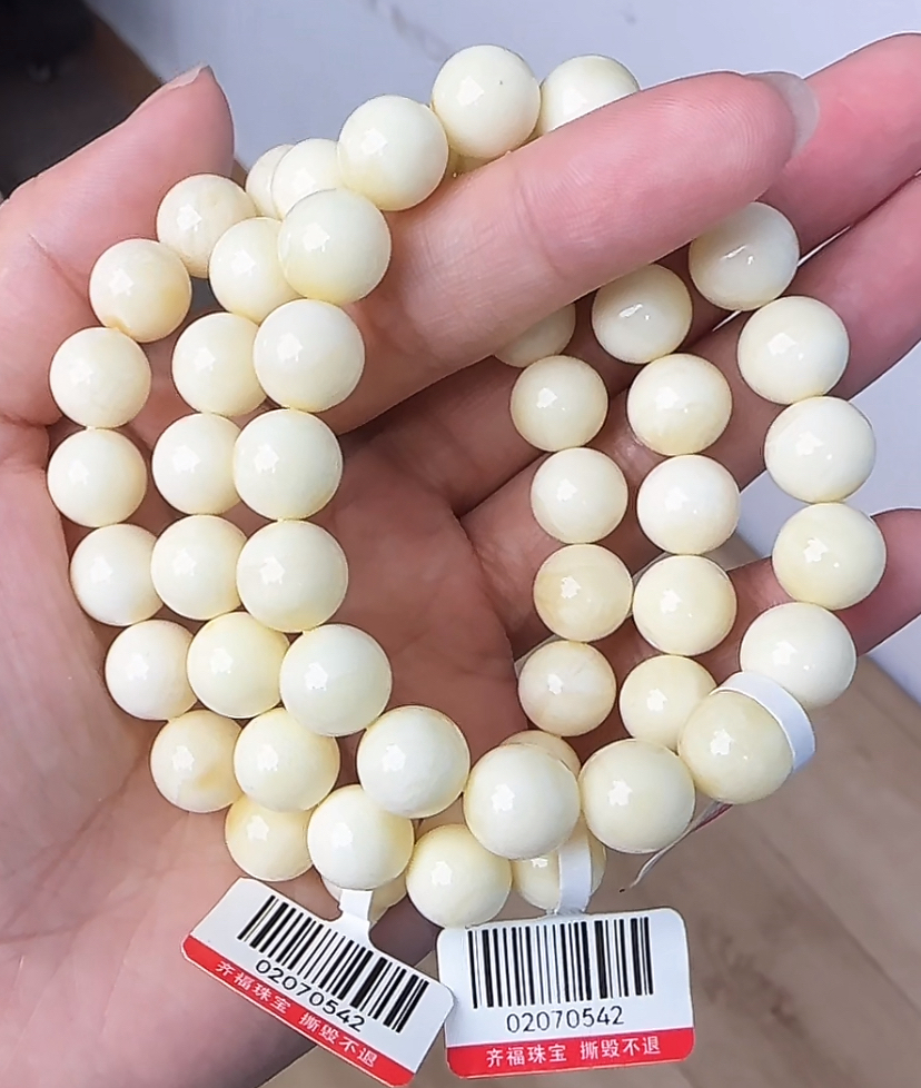 【齐福珠宝】XQ0542/10mm特级俄料漆底纯白圆珠手串 （多样性发其一）