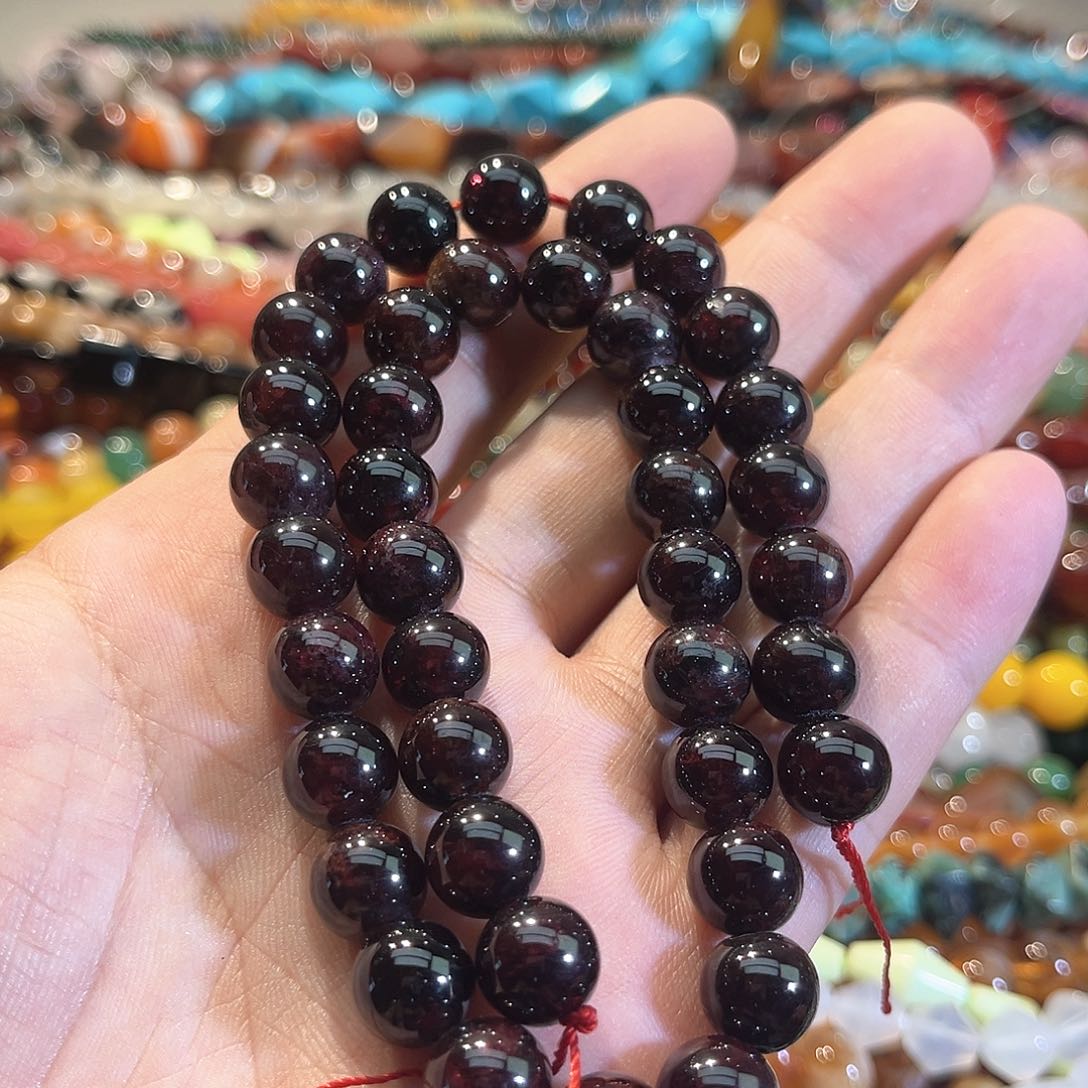 玛瑙/玉髓合金珠宝半成品石榴石一条10mm