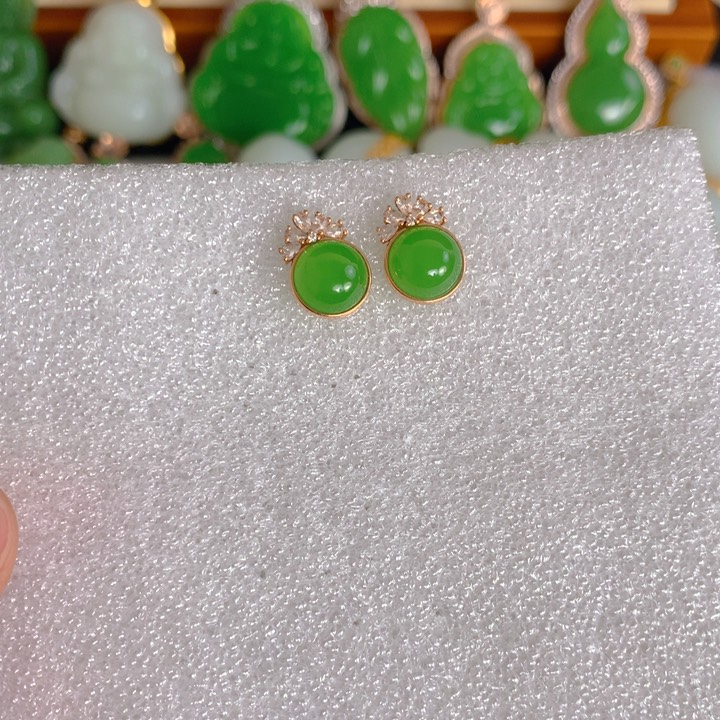 和田玉（碧玉）耳钉18K金镶嵌