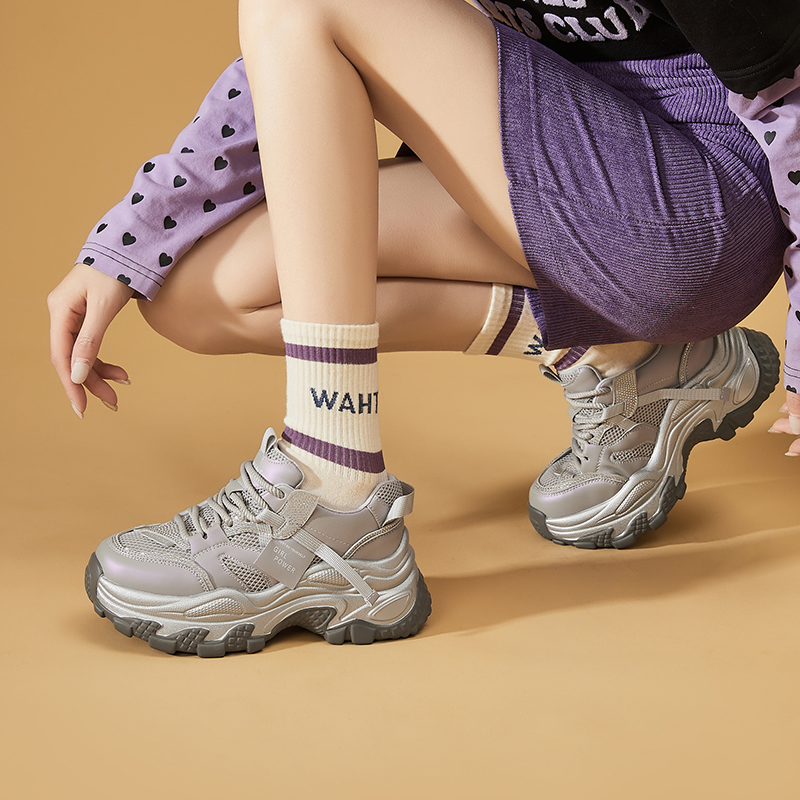 达芙妮2025春季欧若风新款设计舒适软底春季时尚百搭增高老爹鞋