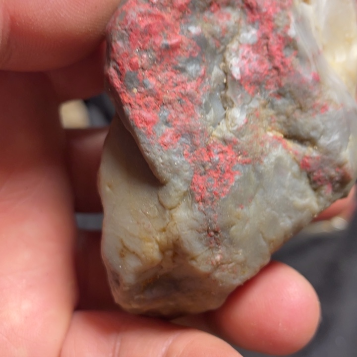 昌化石印石173克鸡血原石一个