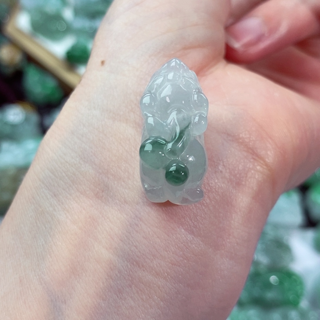 翡翠颈饰未镶嵌天然