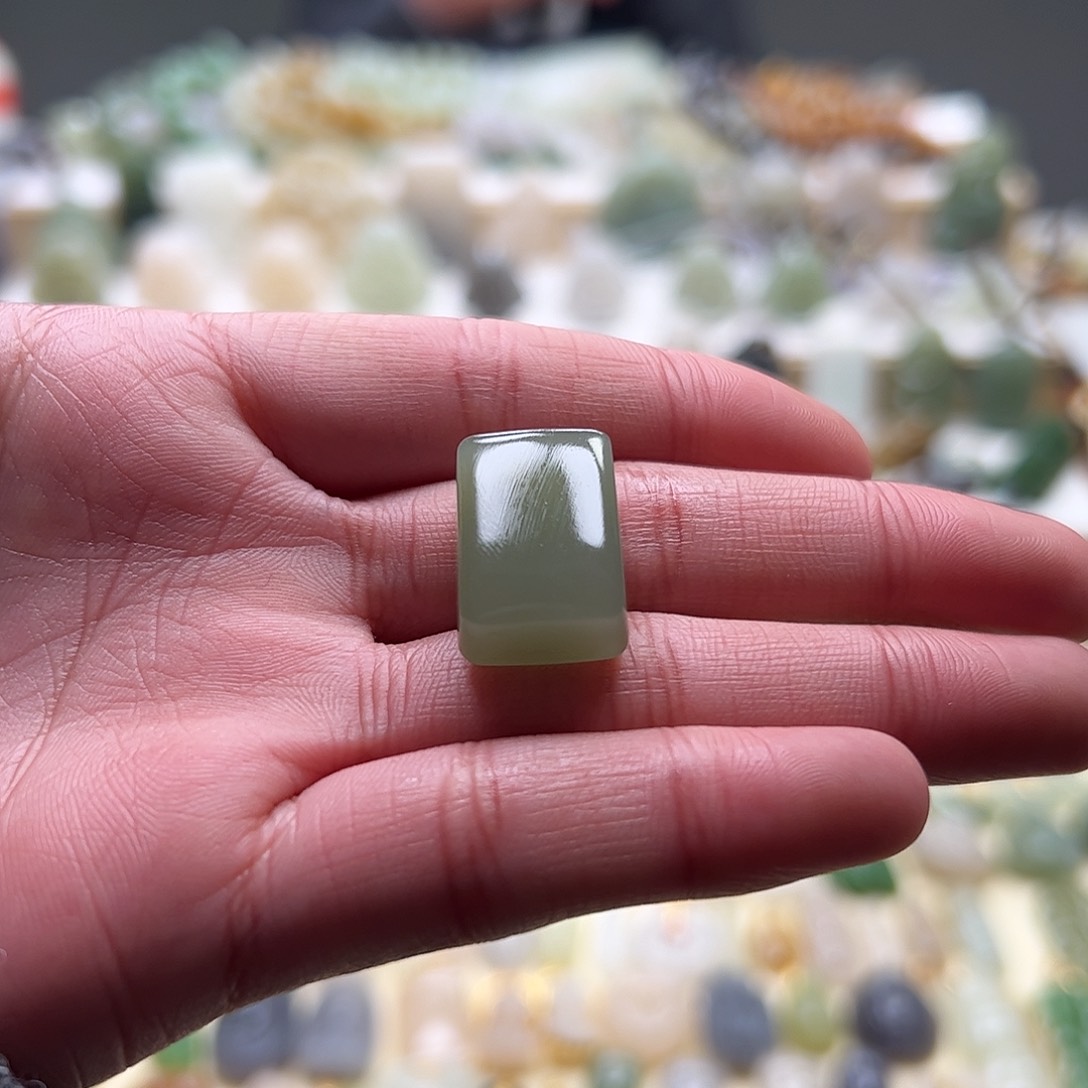 和田玉吊坠(赠链)未镶嵌