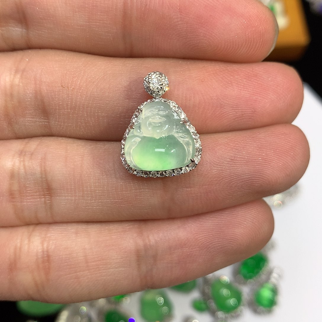 翡翠吊坠(不含链)18K金镶嵌飘绿财神