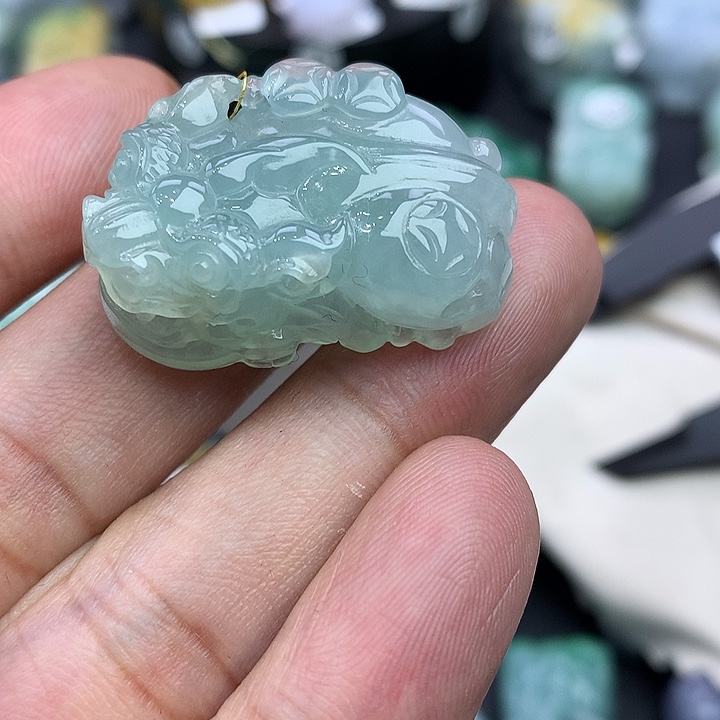 翡翠未镶嵌颈饰天然缅甸翡翠貔貅吊坠