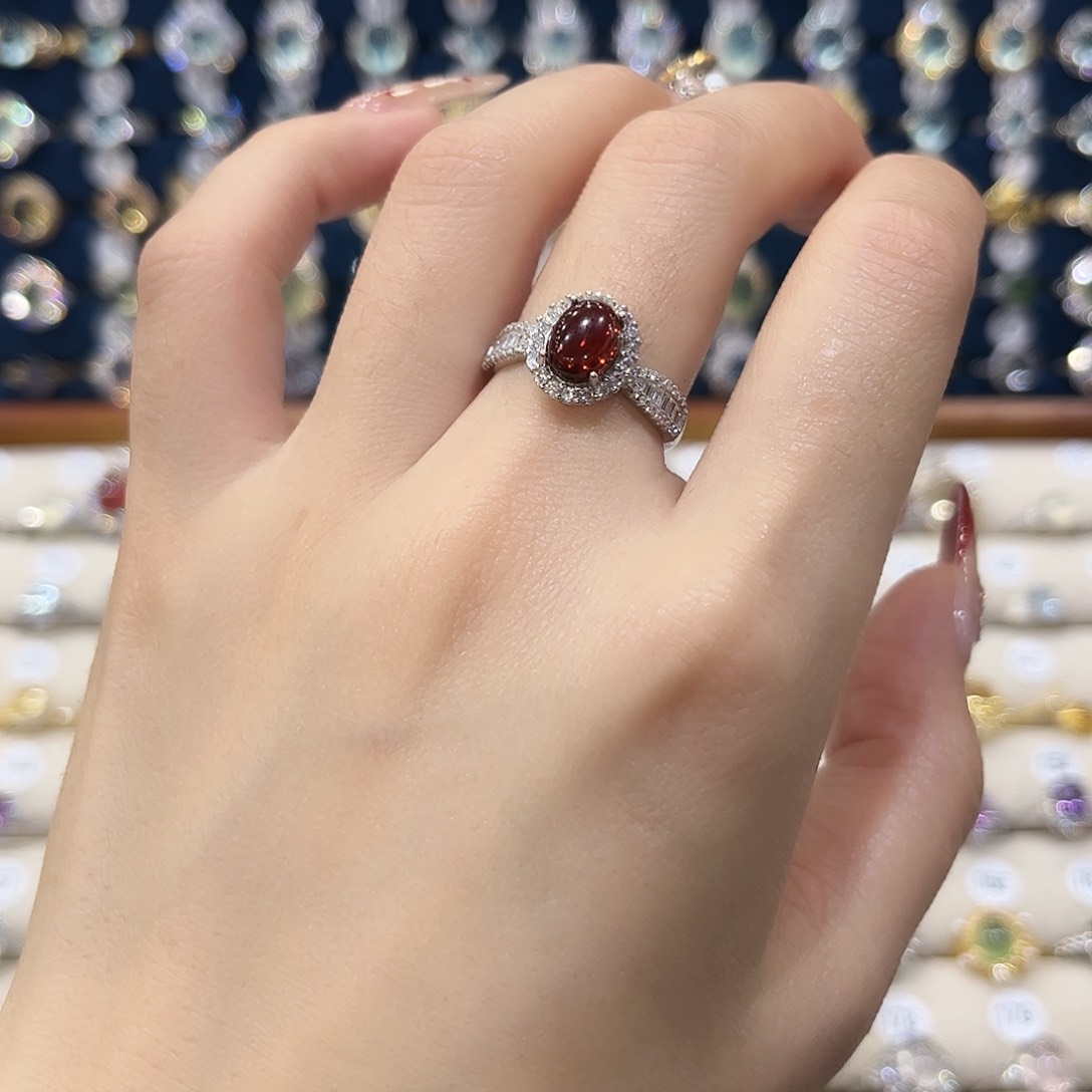 石榴石女款银S925镶嵌戒指