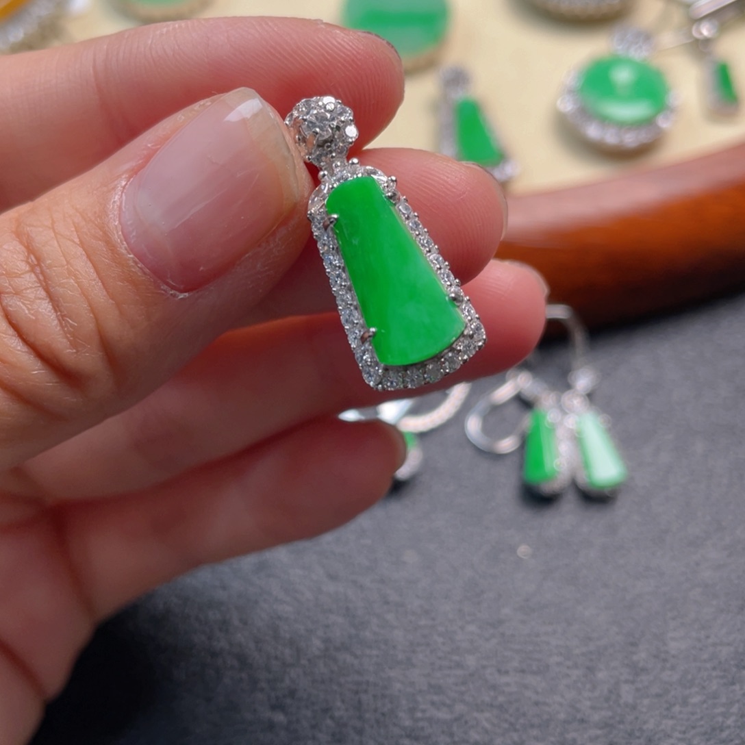 翡翠吊坠(不含链)银S925镶嵌