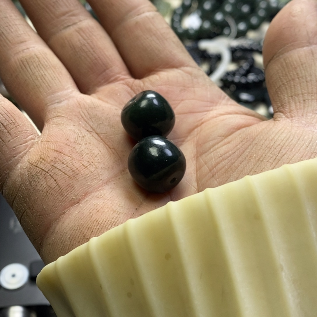 秋***话和田玉未镶嵌手链和田玉