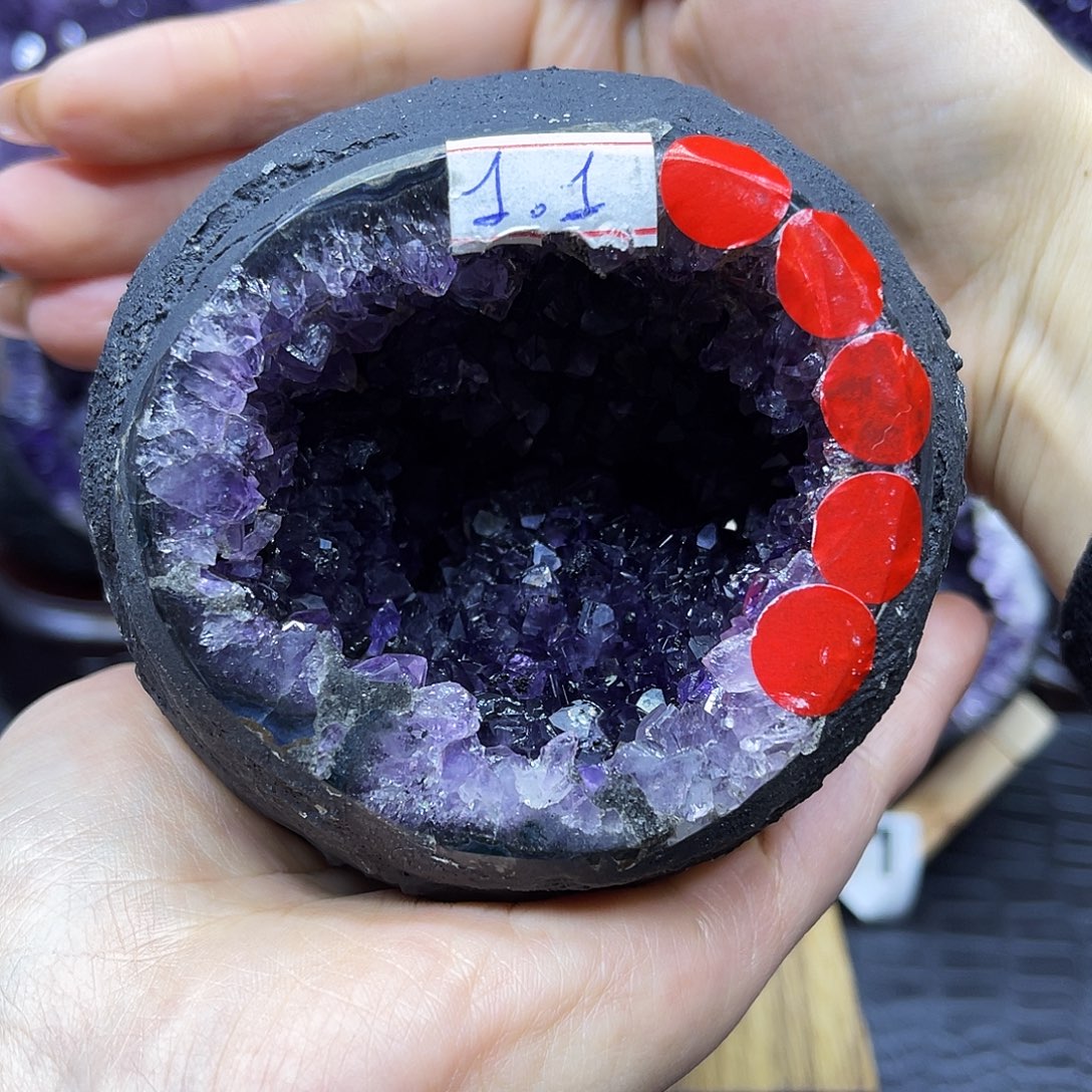 紫晶未镶嵌大型摆件（非配饰）