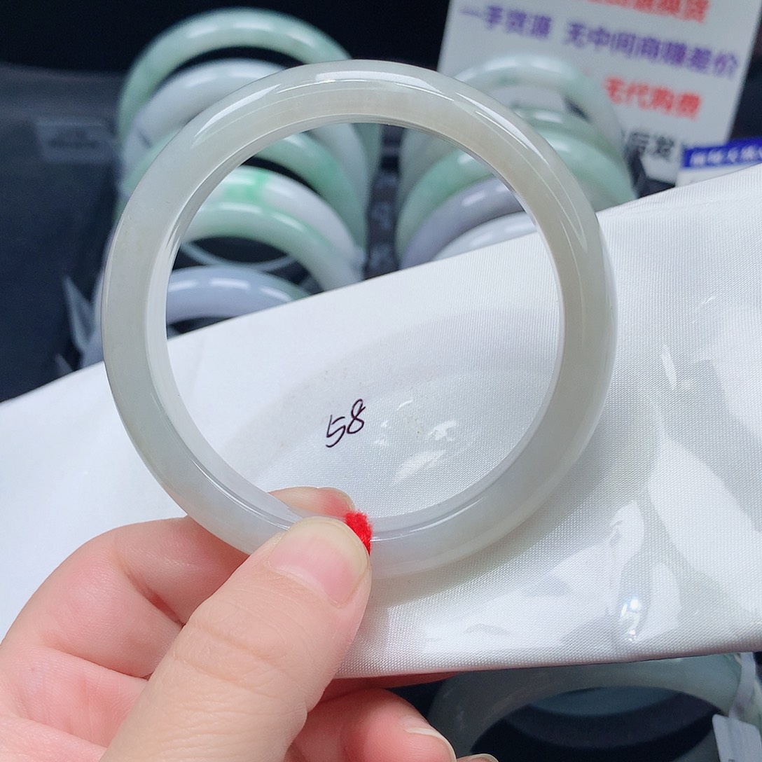 翡翠未镶嵌手镯240