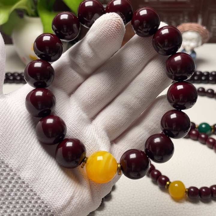 野***心吊坠猴头核桃猴头手串