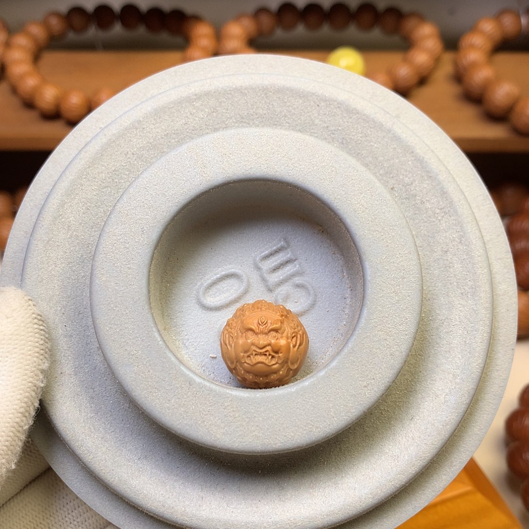 前***者吊坠猴头核桃聚宝盆雕刻