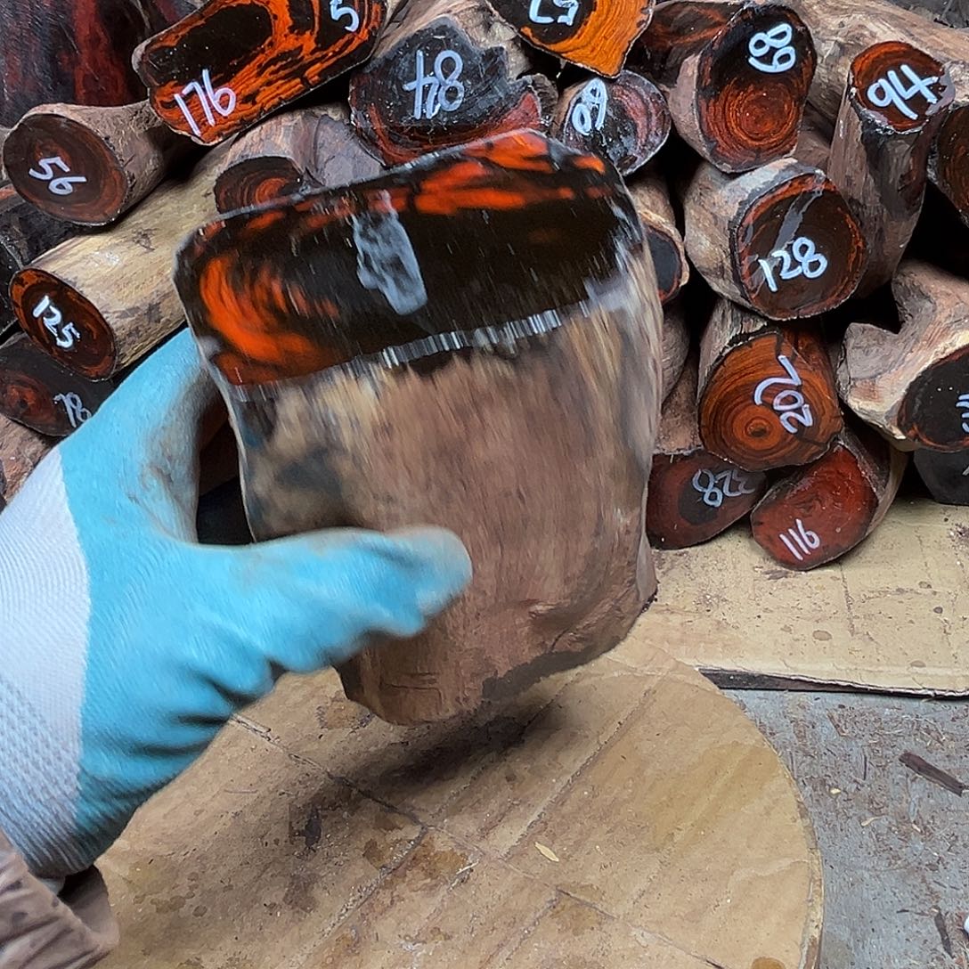 眼***欢檀木大红酸枝交趾黄檀