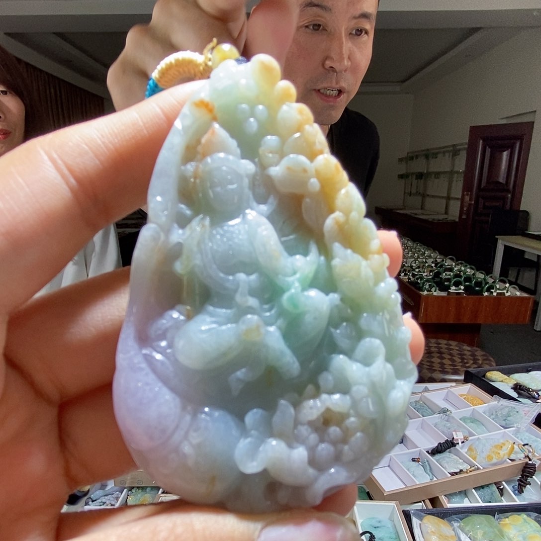 翡翠未镶嵌颈饰翡翠