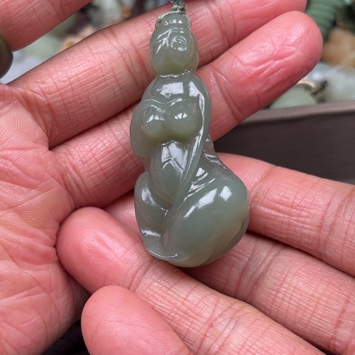 和田玉吊坠未镶嵌