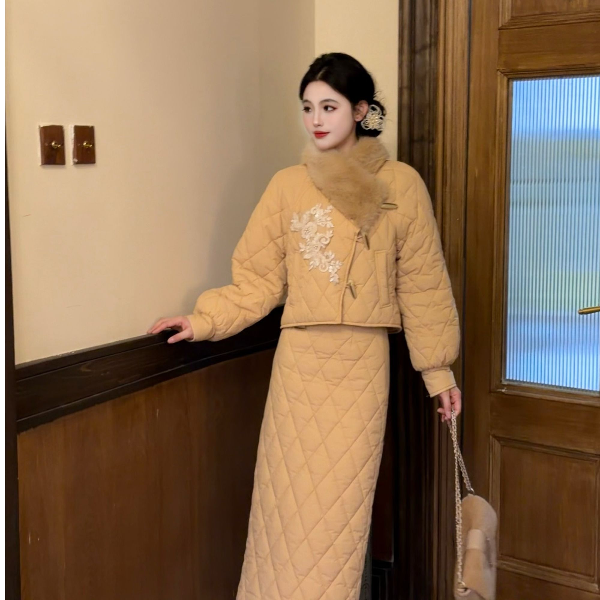 拉夏贝尔【柏林冬雪】25秋冬新款百搭保暖加棉外套+半裙  00278 YDJ