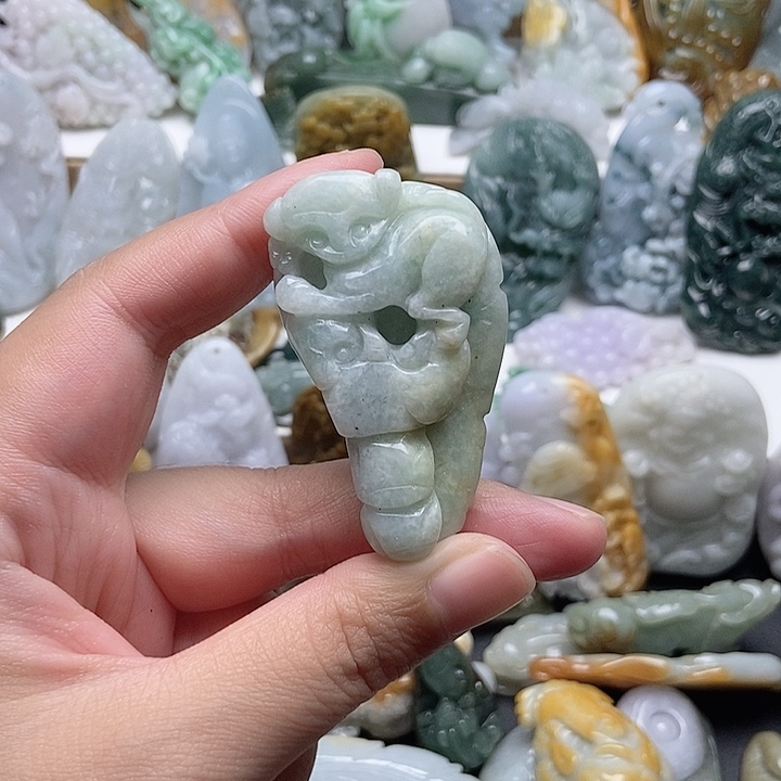 翡翠未镶嵌颈饰翡翠