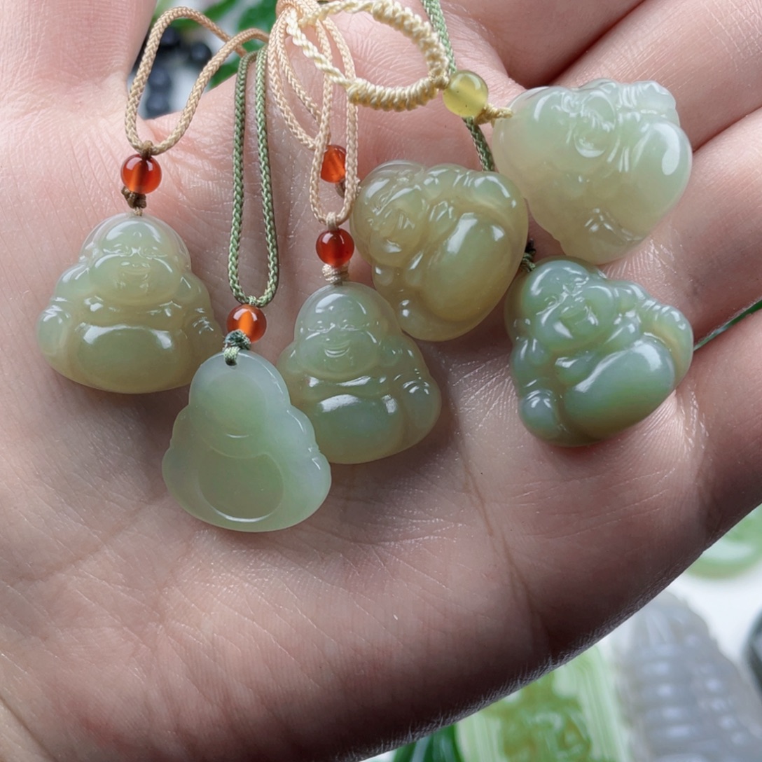 和田玉未镶嵌珠宝半成品随机发其一