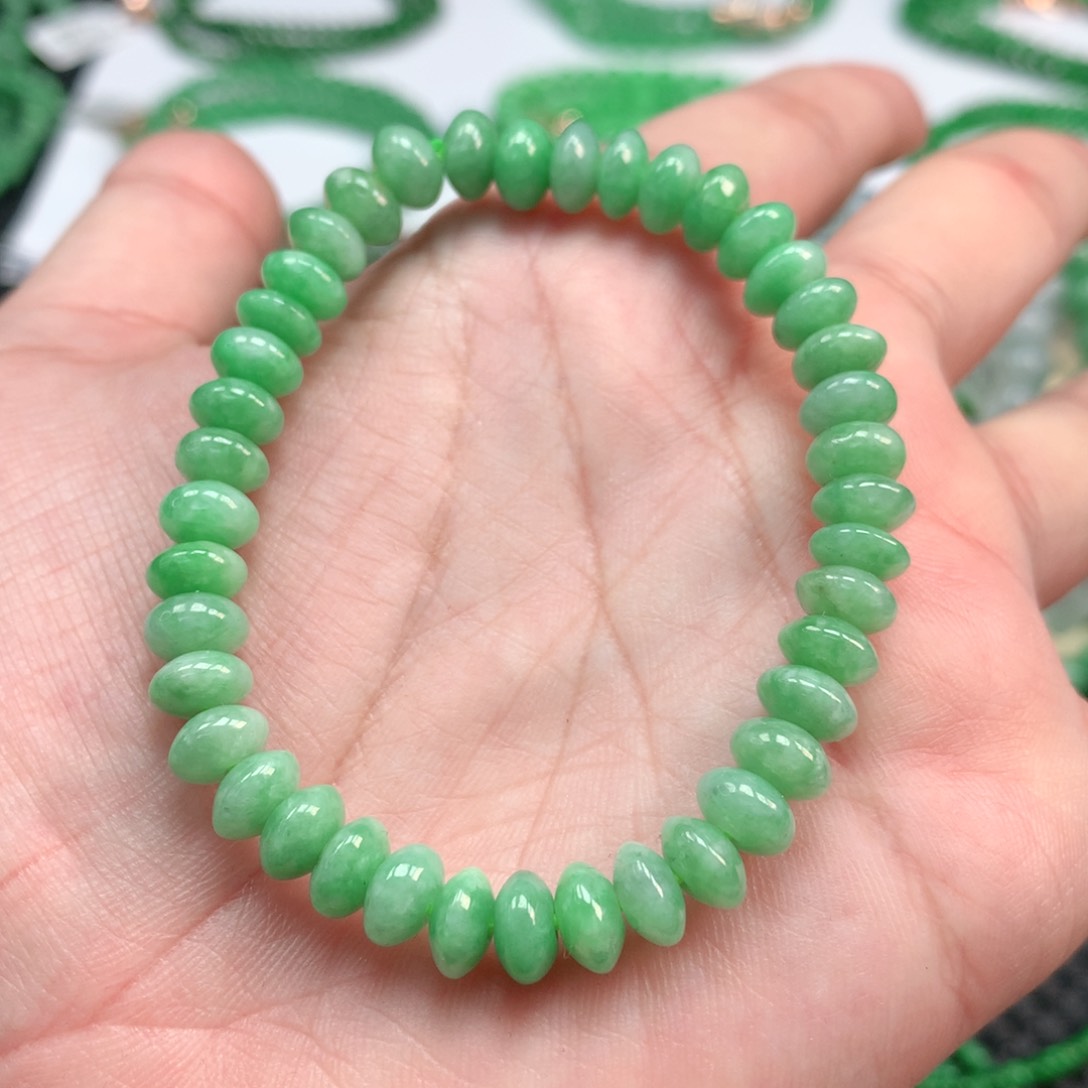 翡翠手链未镶嵌翡翠