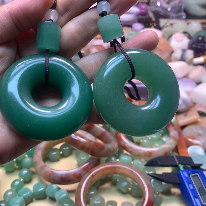 石英岩玉未镶嵌甜甜圈2个