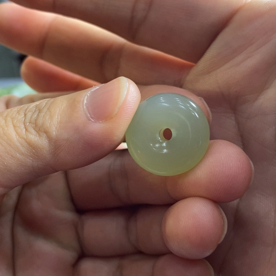 蛇纹石玉颈饰未镶嵌旺***圳