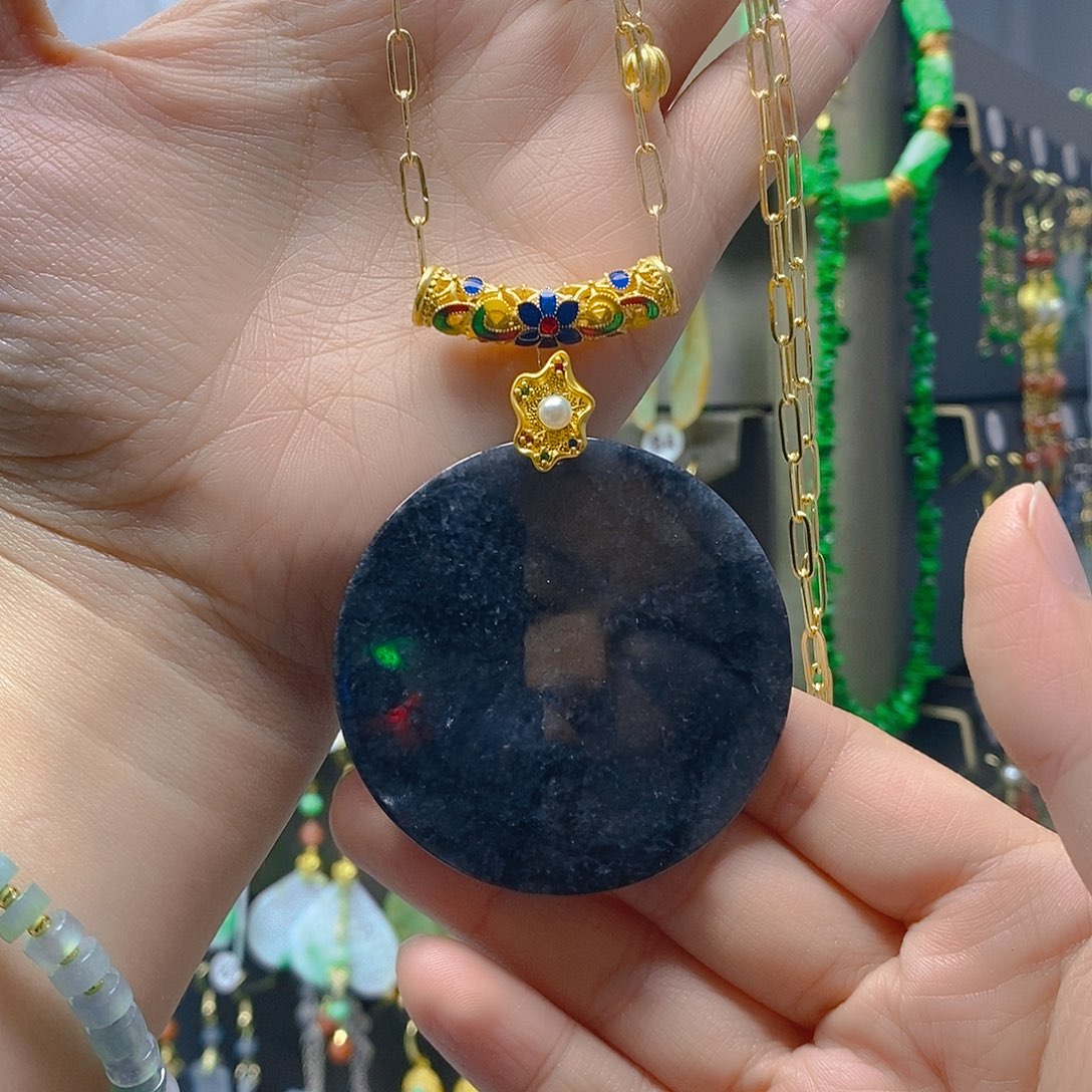 颈饰未镶嵌翡翠翡翠