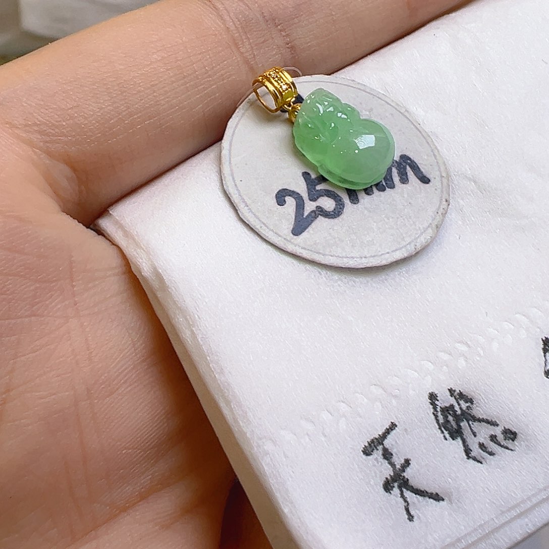 翡翠吊坠(不含链)18K金镶嵌翡翠