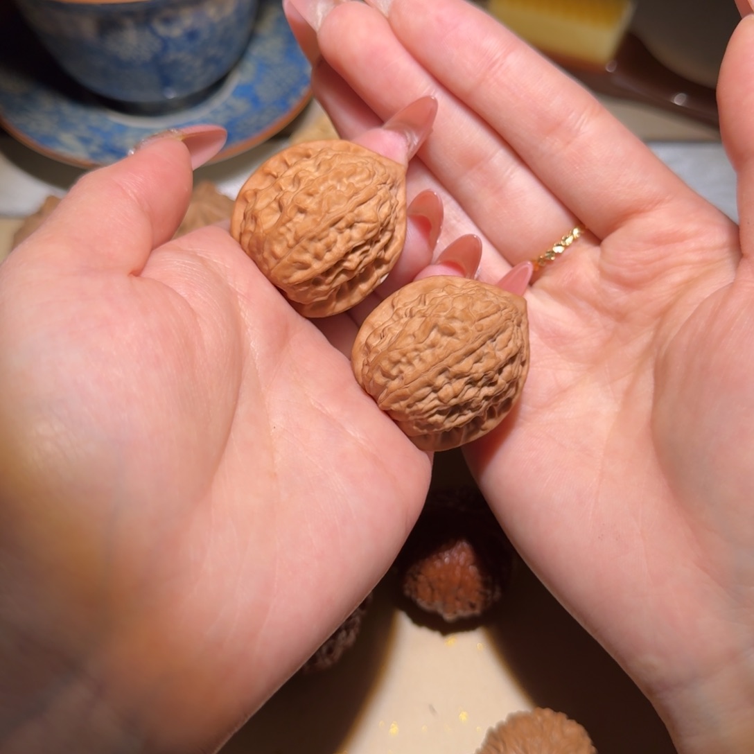 文玩核桃吊坠偷**桃33金牛