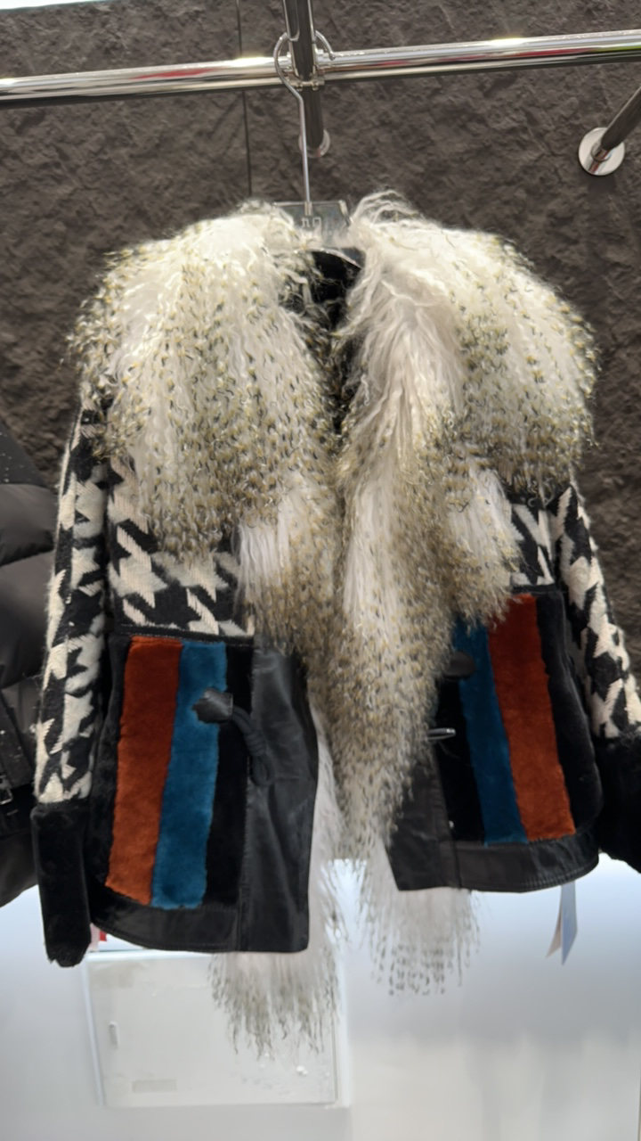 九门家加厚彩毛短款外套